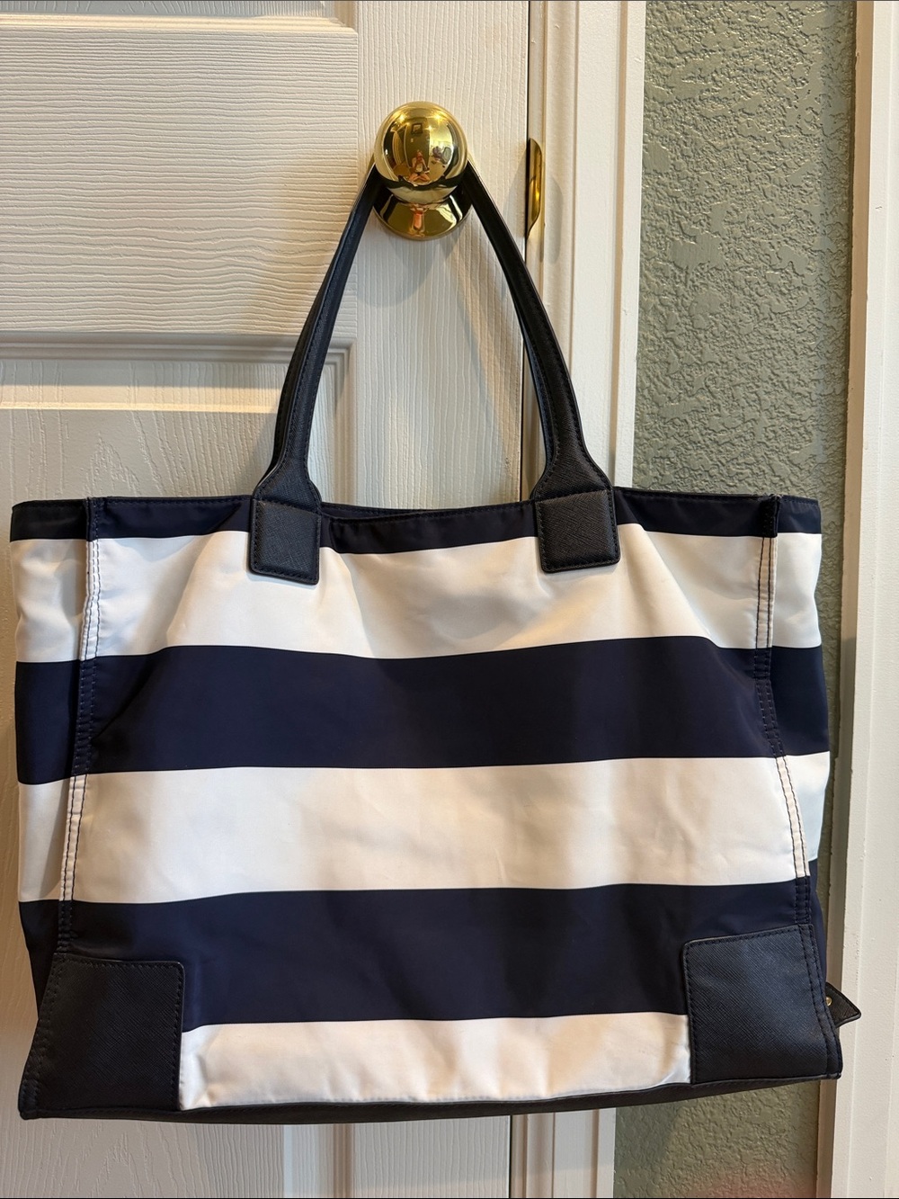 Tory Burch Ella Striped Packable Shoulder Bag - Picture 10 of 16